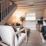 North Lakes - The Byre *
